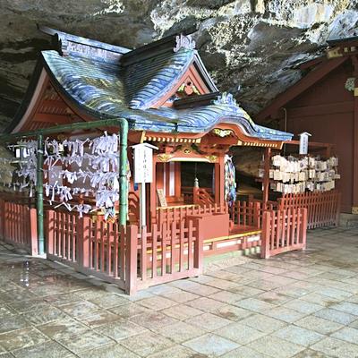 A separate shrine where people can tie their wishes.
