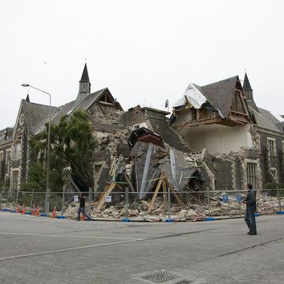 Many historical buildings were badly collapsed.